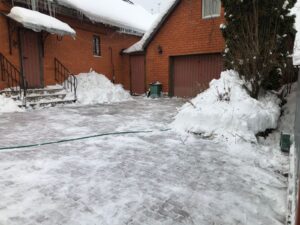 Уборка и расчистка снега Уборка и расчистка снега